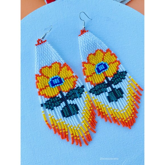 Mexican Earrings, Huichol Earrings, Floral Mexican Earrings, Boho Floral Earring - Picture 3 of 6
